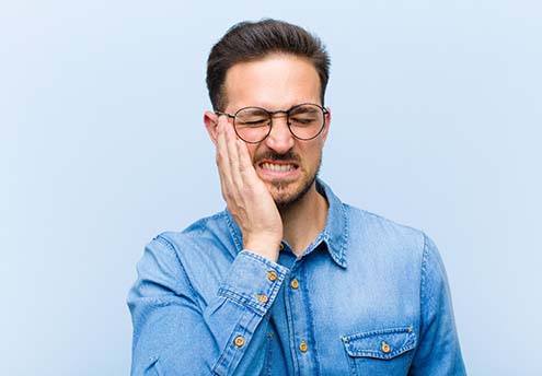 Pained man should visit his McMinnville emergency dentist